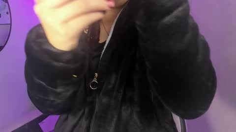 Snapshot of theia_moon_ chatting on 10.19.25 Theia online show from 10.19.25