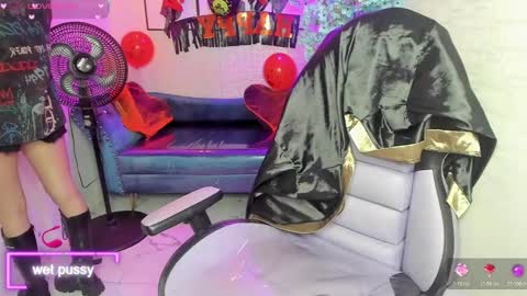 Snapshot of theia_moon_ chatting on 11.03.25 Theia online show from 11.03.25