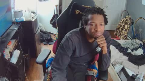 Snapshot of thelewdgamer chatting on 12.20.25 thelewdgamer online show from 12.20.25