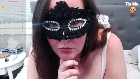 Lacey online show from 04.02.26