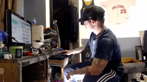 Snapshot of themechanic_ chatting on 12.11.24 sledge online show from 12.11.24
