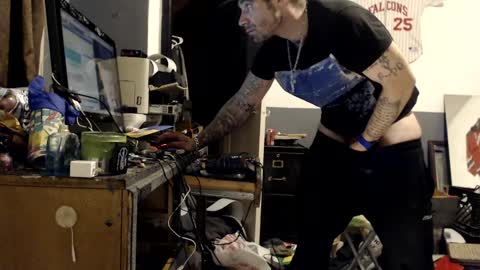 Snapshot of themechanic_ chatting on 12.18.24 sledge online show from 12.18.24
