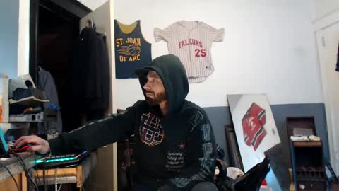 Snapshot of themechanic_ chatting on 02.07.25 sledge online show from 02.07.25