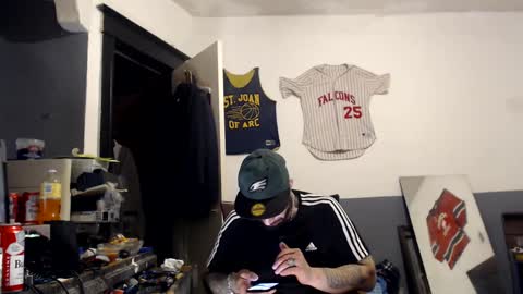 Snapshot of themechanic_ chatting on 02.11.25 sledge online show from 02.11.25