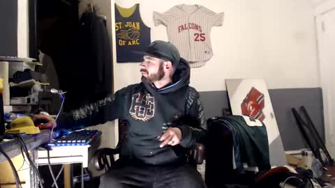 Snapshot of themechanic_ chatting on 02.14.25 sledge online show from 02.14.25