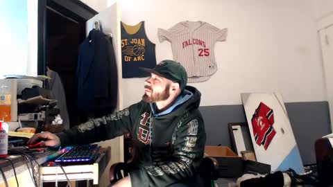 Snapshot of themechanic_ chatting on 02.17.25 sledge online show from 02.17.25