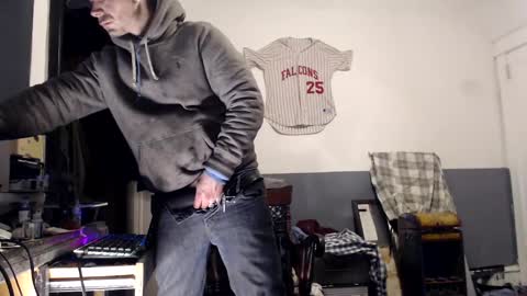 Snapshot of themechanic_ chatting on 02.24.25 sledge online show from 02.24.25