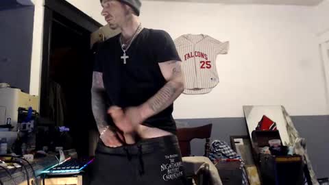 Snapshot of themechanic_ chatting on 02.27.25 sledge online show from 02.27.25