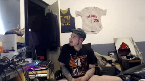Snapshot of themechanic_ chatting on 03.01.25 sledge online show from 03.01.25