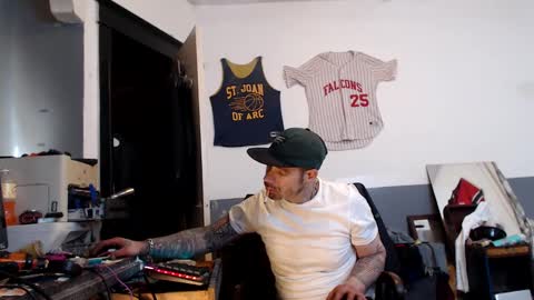 Snapshot of themechanic_ chatting on 03.03.25 sledge online show from 03.03.25