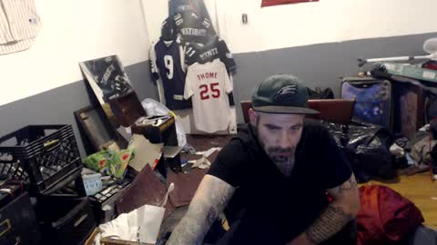 Snapshot of themechanic_ chatting on 03.10.25 sledge online show from 03.10.25