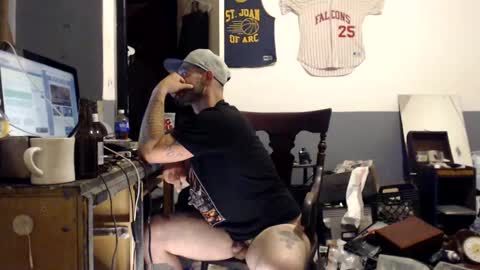 Snapshot of themechanic_ chatting on 09.17.25 sledge online show from 09.17.25