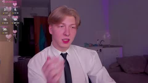 Snapshot of themikesever chatting on 11.12.25 Sever online show from 11.12.25