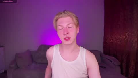 Snapshot of themikesever chatting on 05.17.26 Sever online show from 05.17.26