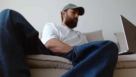 TheMonarchGoat online show from 10.02.25