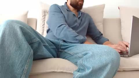 TheMonarchGoat online show from 10.21.25