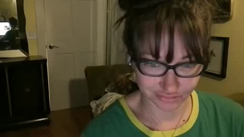 Snapshot of themrsnelson chatting on 11.03.25 Cach Nelson online show from 11.03.25