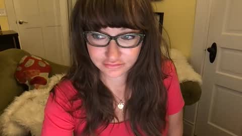 Snapshot of themrsnelson chatting on 11.12.25 Cach Nelson online show from 11.12.25