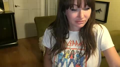 Snapshot of themrsnelson chatting on 11.14.25 Cach Nelson online show from 11.14.25