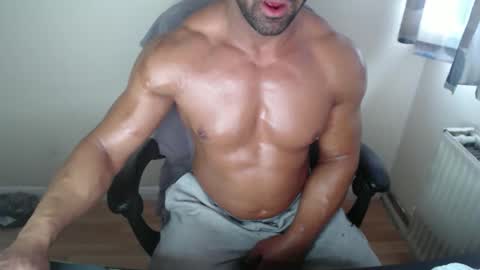 TheMuscleFactory online show from 10.10.25