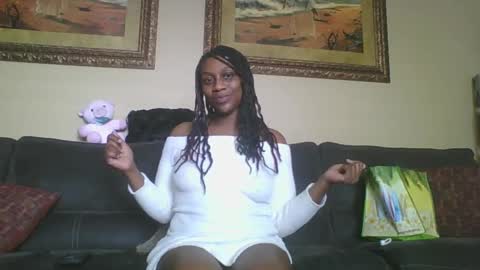 Snapshot of thenaturalgoddess chatting on 02.10.25 TheNaturalGoddess online show from 02.10.25