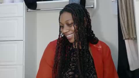 Snapshot of thenaturalgoddess chatting on 12.14.25 TheNaturalGoddess online show from 12.14.25