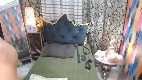 Snapshot of thenchantressduo69 chatting on 02.08.25 Anne online show from 02.08.25