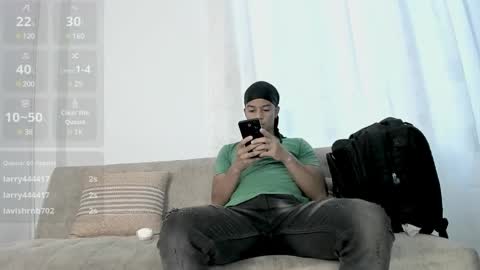 Snapshot of thenewclass chatting on 01.08.25 Andriw and Maiol online show from 01.08.25