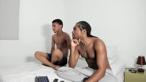 Snapshot of thenewclass chatting on 10.26.25 Andriw and Maiol online show from 10.26.25