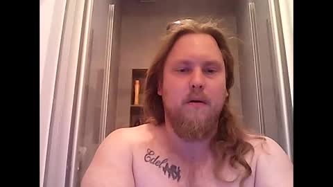 thenewdude1992 online show from 10.16.25