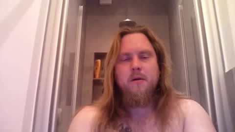 thenewdude1992 online show from 10.31.25