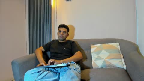 theo_morris online show from 03.02.26