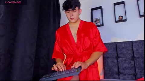 Snapshot of theo_nox chatting on 10.18.25 theo_nox online show from 10.18.25