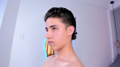 Snapshot of theohawke_ chatting on 01.07.25 THEO- MATEO online show from 01.07.25