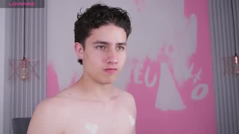 Snapshot of theohawke_ chatting on 01.19.25 THEO- MATEO online show from 01.19.25