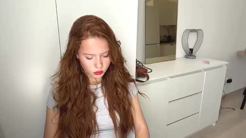Mia online show from 09.18.25
