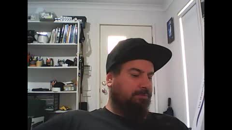 Snapshot of theozbeardguy chatting on 02.13.25 aussiebeard online show from 02.13.25
