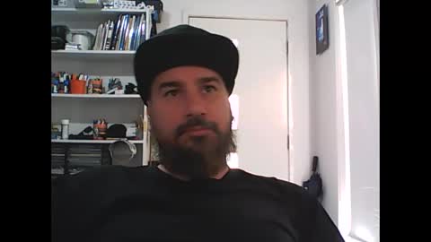 Snapshot of theozbeardguy chatting on 03.11.25 aussiebeard online show from 03.11.25