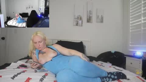 The Plug Love  Friends online show from 11.22.25