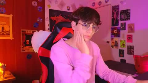 Matt independent model  online show from 11.11.25