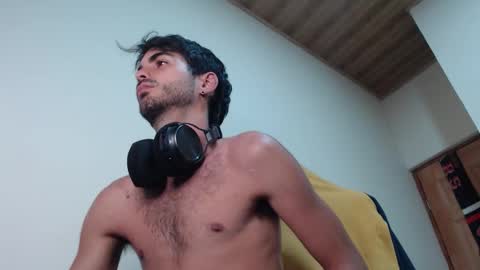 Snapshot of therazhanen chatting on 03.02.26 Santiago Enrique online show from 03.02.26