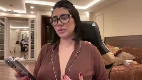 Snapshot of therealcamilabaddie chatting on 10.01.25 therealcamilabaddie online show from 10.01.25