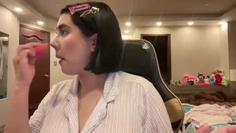 Snapshot of therealcamilabaddie chatting on 11.06.25 therealcamilabaddie online show from 11.06.25