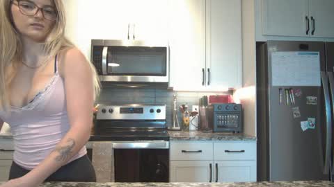 therosiecheeks online show from 04.02.26