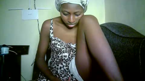 Snapshot of therry_heart chatting on 05.04.26 hearty online show from 05.04.26