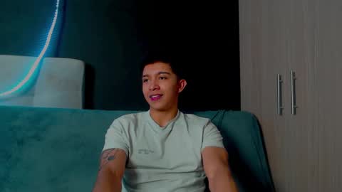 Snapshot of thesaint_xxx chatting on 09.25.25 thesaint_xxx online show from 09.25.25