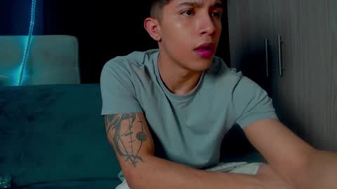 Snapshot of thesaint_xxx chatting on 09.27.25 thesaint_xxx online show from 09.27.25