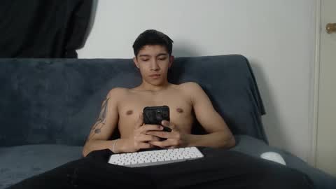 Snapshot of thesaint_xxx chatting on 10.27.25 thesaint_xxx online show from 10.27.25