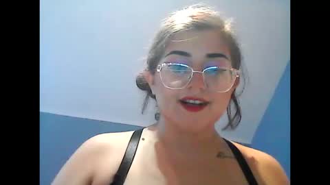 Snapshot of theshortmexican chatting on 10.19.25 theshortmexican online show from 10.19.25