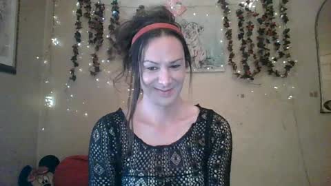 Snapshot of thesillymillie chatting on 06.19.26 sillymillie0 online show from 06.19.26